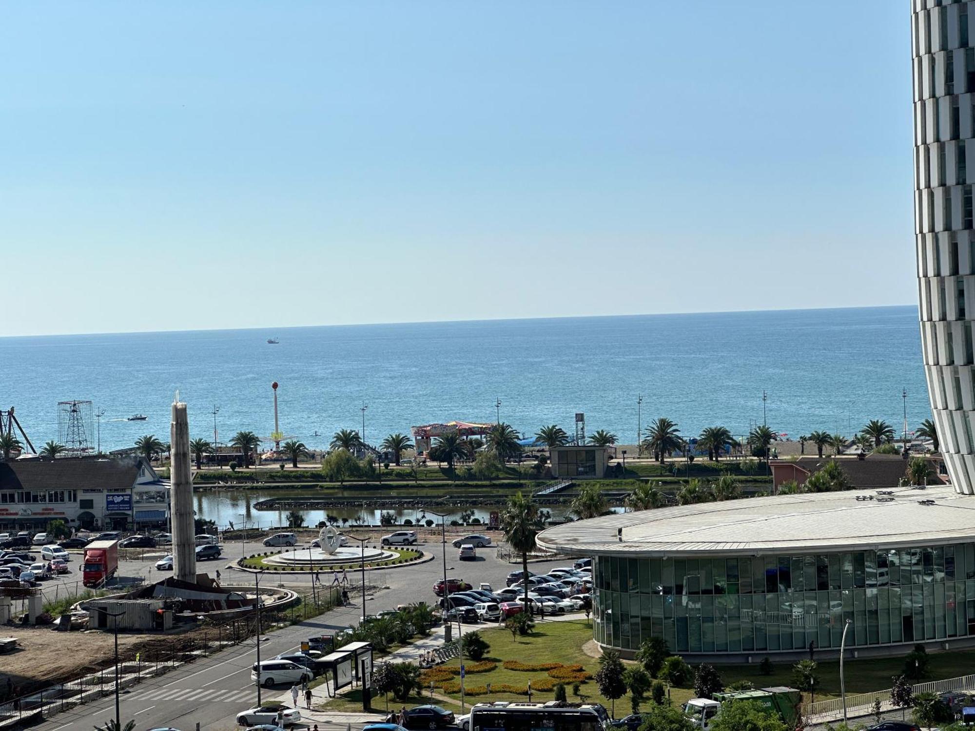 Апартамент У Моря Batumi Exterior foto